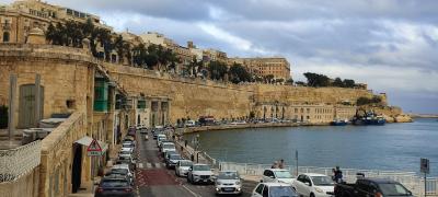 Zabudowania portowe stolicy Malty.