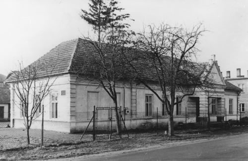 budynek szkoły z 1892 roku