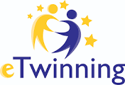 Logo programu eTwinning - dwie postacie żółto niebieskie