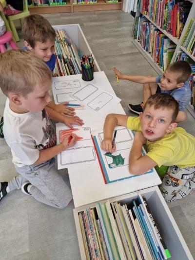 Chłopcy malują ciekawe projekty..jpg