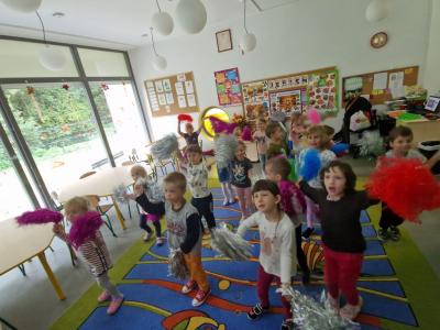 Taniec z pomponami .jpg