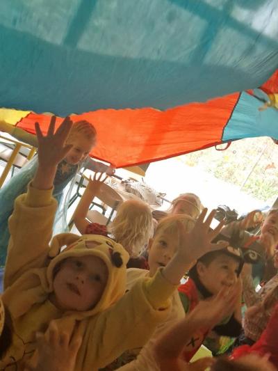 Dzieci pod chustą.jpg