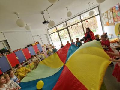 Zabawa z balonikiem.jpg