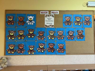 prace plastyczne dzieci z grupy biedronki z okazji dnia pluszowego misia.jpg