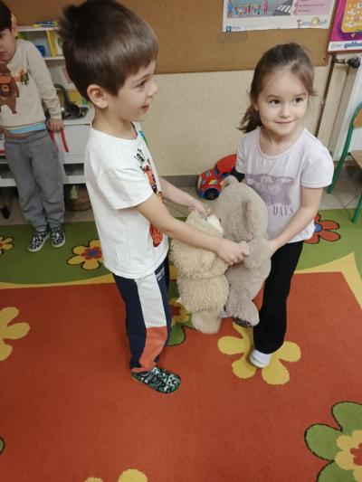 taniec dzieci z misiami (3).jpg