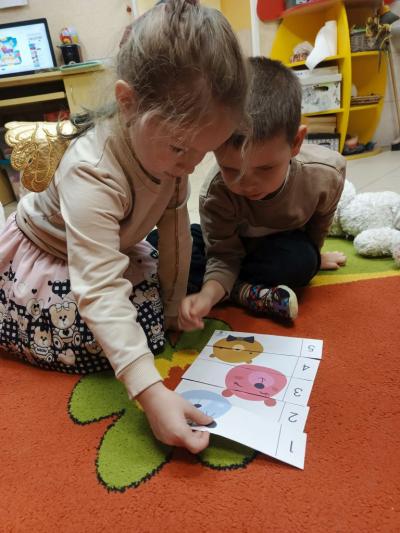 układanie puzzli misiów (4).jpg
