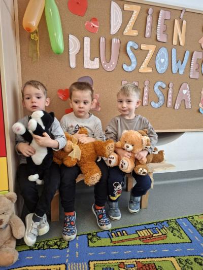 chłopcy z misiami.jpg