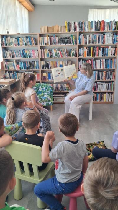 5. Słuchanie i wspólne czytanie wiersza ,,Kiełbaski''.jpg
