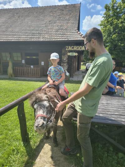 dziecko na koniku 11.jpg