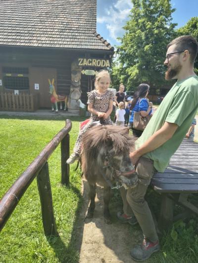 dziecko na koniku 7.jpg