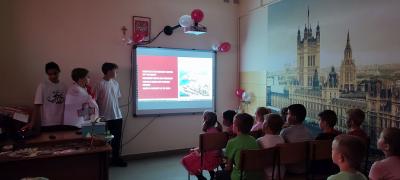 Uczniowie przedstawiają informacje o Malcie