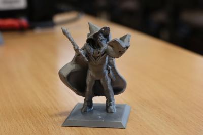 Wydrukowana na drukarce 3D postać Gandalfa Szarego.
