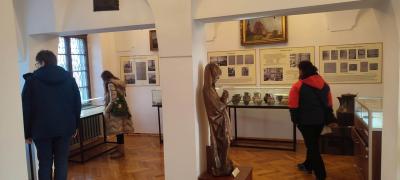 Nauczyciele zwiedzają bieckie muzeum
