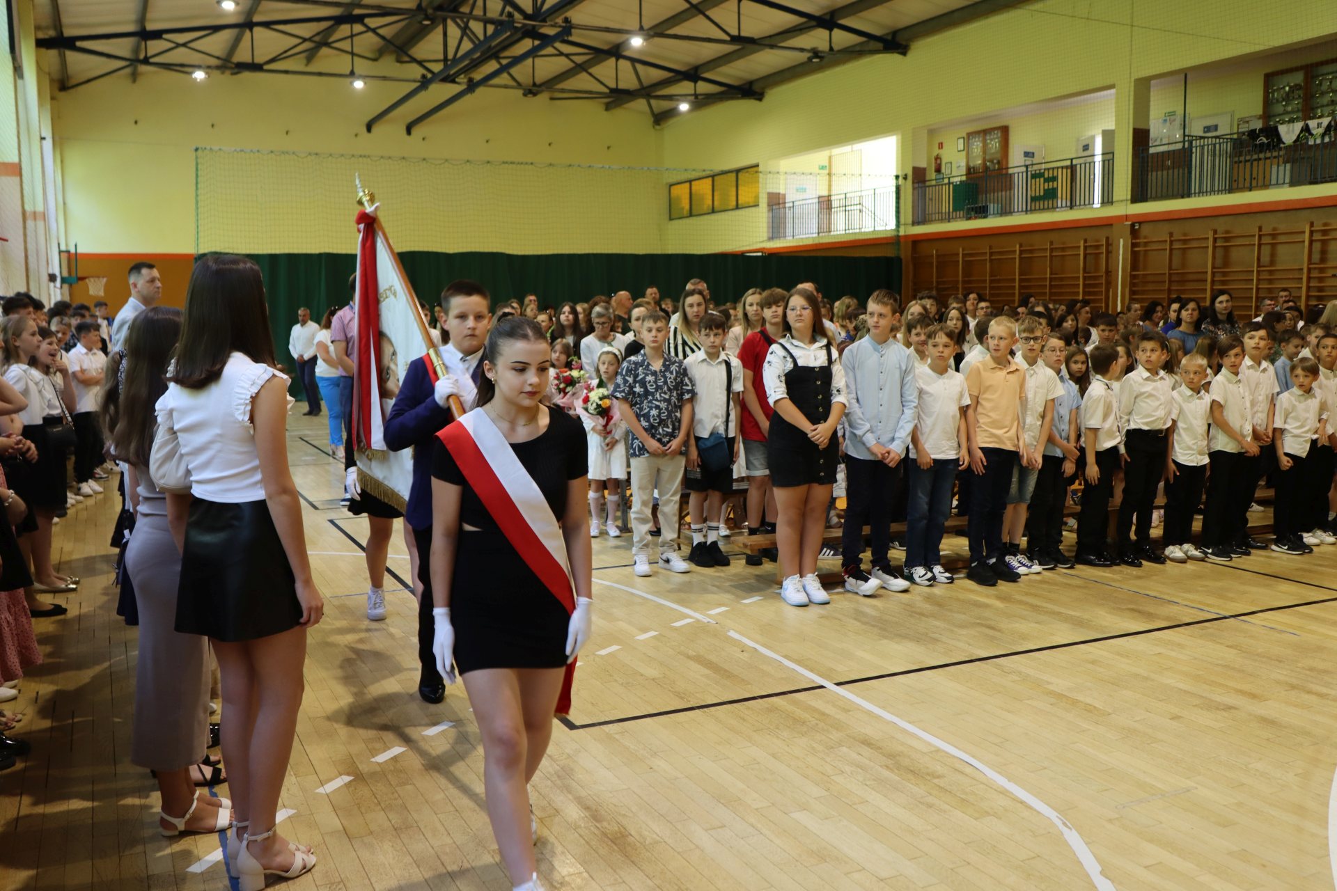 Uroczystość zakończenia roku szkolnego w hali gimnastycznej ZSP w Libuszy.