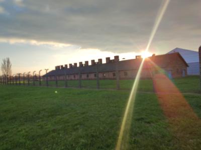 33. Budynki obozu w Birkenau.jpg