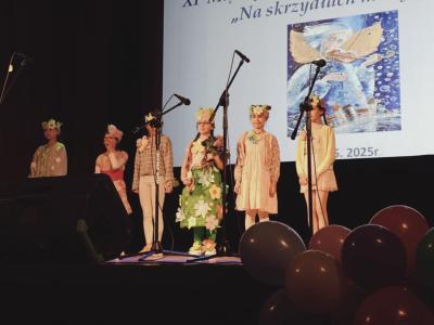 Występ klasy 3b na konkursie Na skrzydłach muzyki