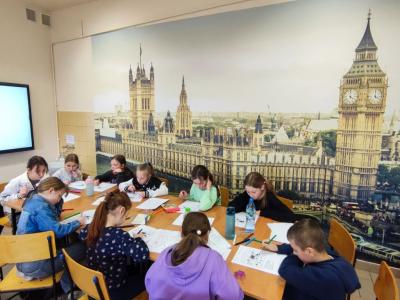 Grupa projektowa na zajęciach kreatywnych (7).jpg
