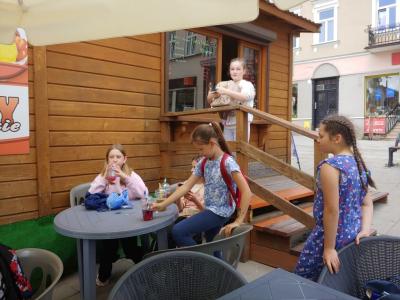 Dzieci na gorlickim rynku