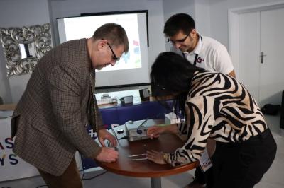 Konferencja STEAM - eksperyment