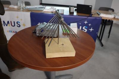 Konferencja STEAM - przygotowanie eksperymentu.