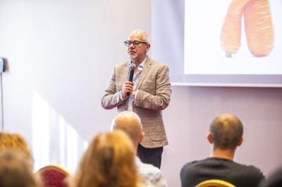 Wystąpienie dr Grzegorza Śpiewaka na konferencji
