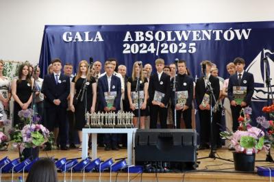 Uczniowie wraz z rodzicami