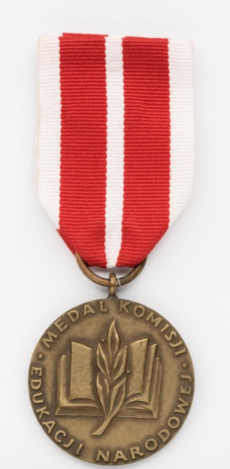 1 medal komisji edukacji narodowej