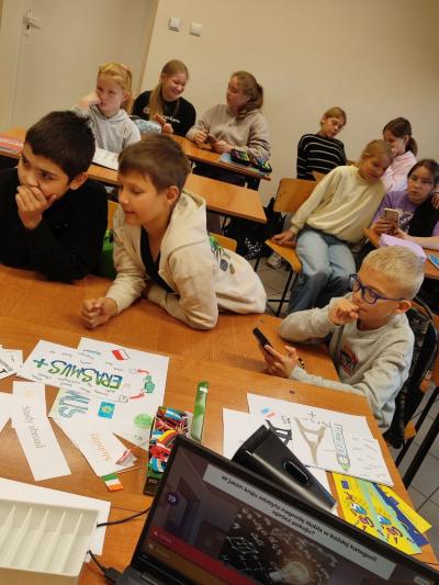 Rozwiązujemy quizy wiedzy o krajach anglojęzycznych