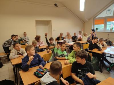 Rozwiązujemy quizy wiedzy o krajach anglojęzycznych