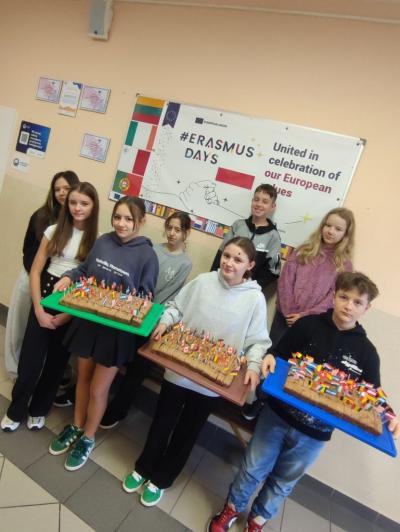 Członkowie Klubu Europejskiego w akcji Erasmus Days.