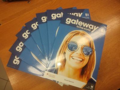 Materiały dydaktyczne do pracy w programie Youngster