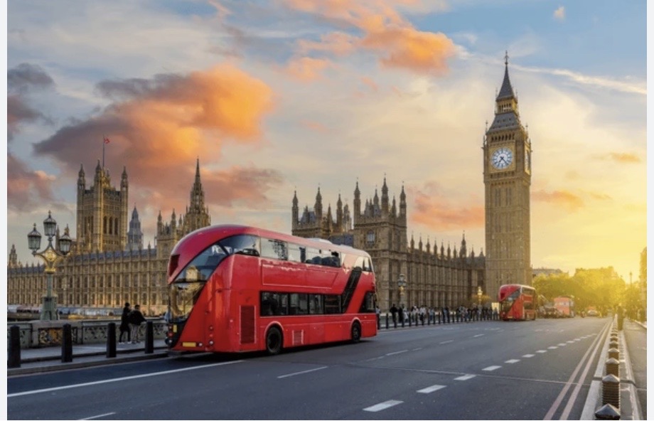 czerwony autobus - w tle Big Ben