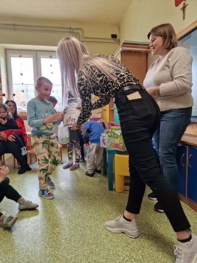 wręczenie nagród i dyplomów uczestnikom konkursu