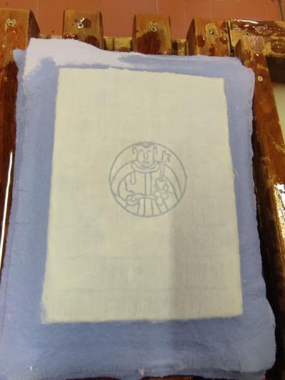 Warsztaty czerpania papieru i zwiedzanie muzeum