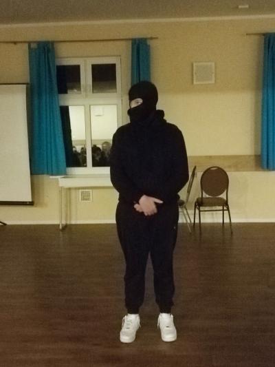 Zadanie Night Show w wykonaniu uczniów.