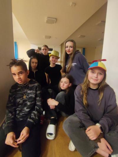 Zadanie Night Show w wykonaniu uczniów.