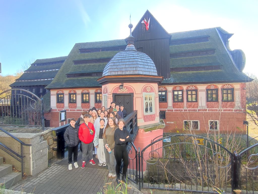 Uczniowie ZSP Libusza w Muzeum Papoiernictwa w Dusznikach Zdroju