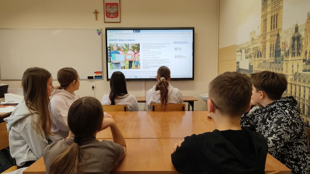 Wprowadzenie uczniów w projekt 'Młodzi w działaniu