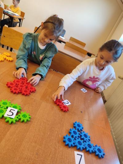 Dobieramy liczbę klocków do cyfr