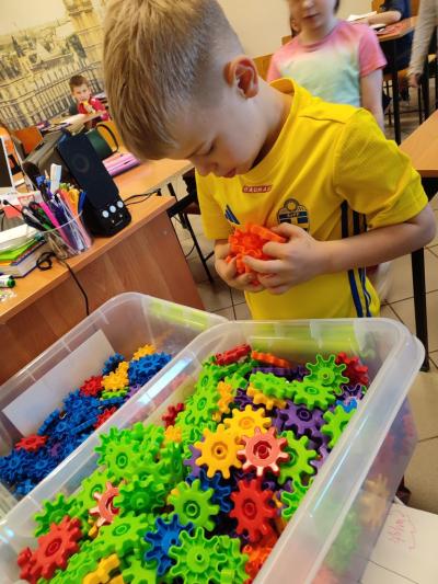 Dobieramy liczbę klocków do cyfr