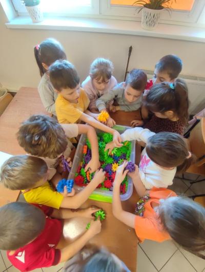 Liczymy i dobieramy klocki.