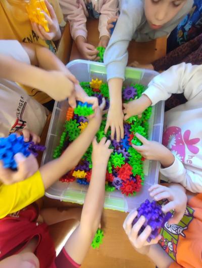 Liczymy i dobieramy klocki.