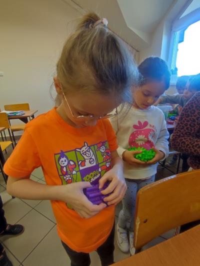 Liczymy i dobieramy klocki.