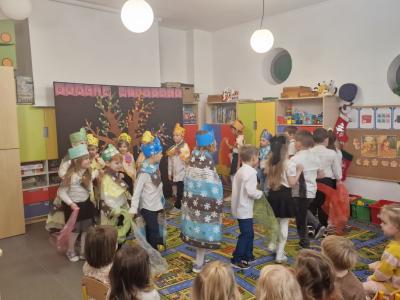 Taniec do utworu Seven jumps