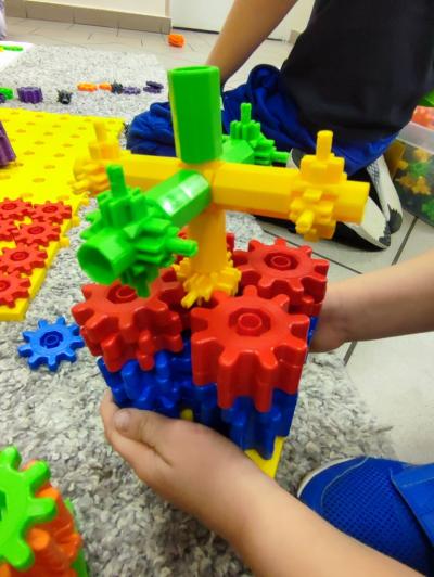 Bożonarodzeniowa kreatywność z klockami Korbo Steam