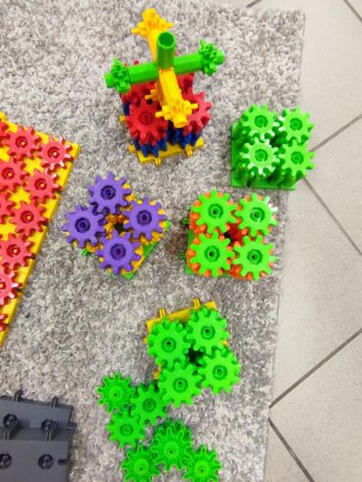 Bożonarodzeniowa kreatywność z klockami Korbo Steam