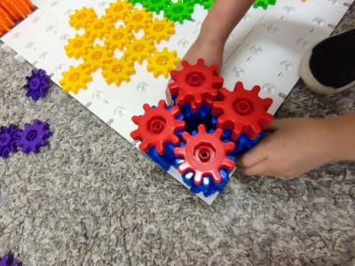 Bożonarodzeniowa kreatywność z klockami Korbo Steam