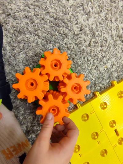 Konstrukcja z elementów klocków Korbo Steam