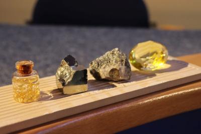 Eks[pozycja minerałów.