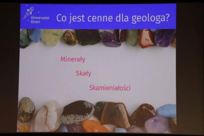 Slajd prezentacji o minerałach.